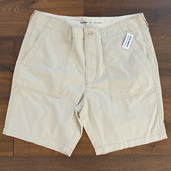 NWT Old Navy Khaki Lived-In flat front shorts SIZE 36 - Picture 1 of 4